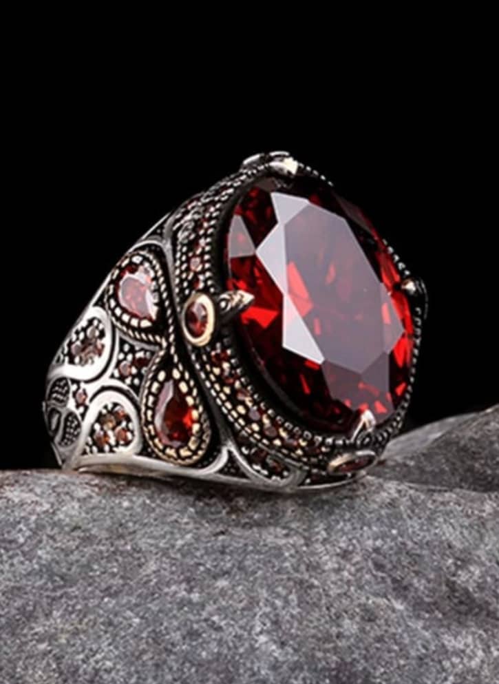 خاتم الملوك – لمسة أناقة تسرق الأنظار