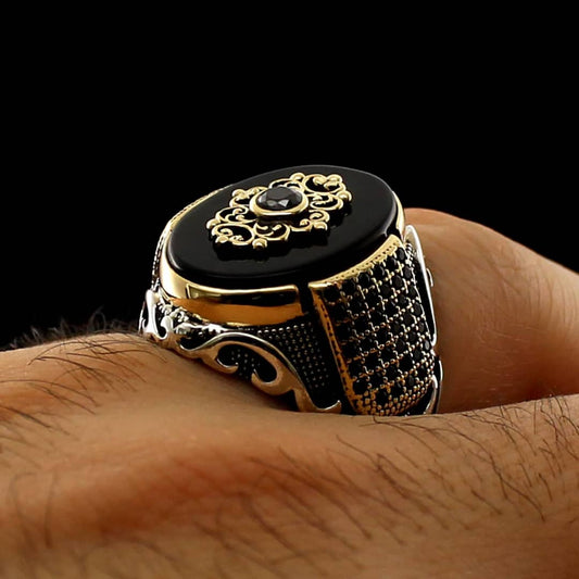 خاتم فضة رجالي بتصميم سلطاني – Élégance & Prestige -