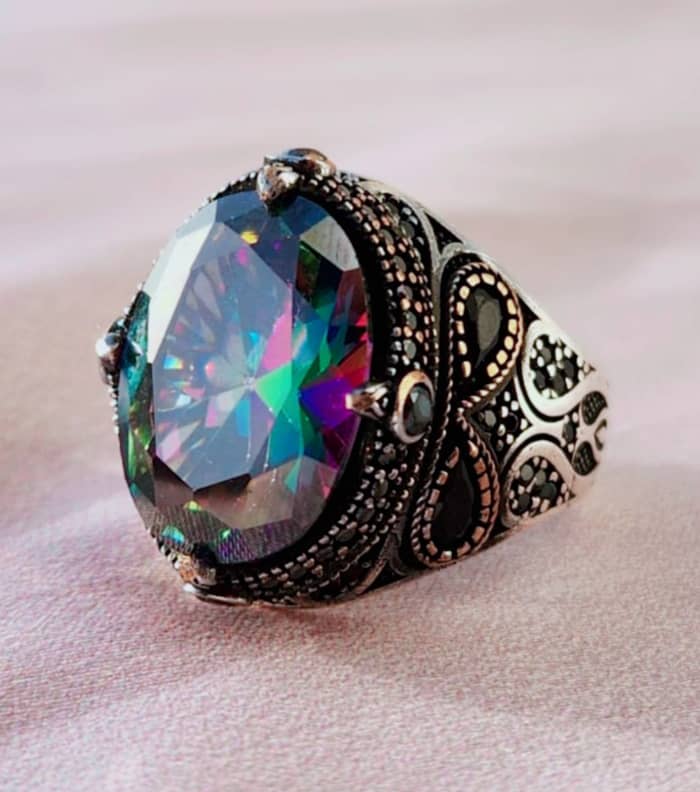 خاتم الملوك – لمسة أناقة تسرق الأنظار