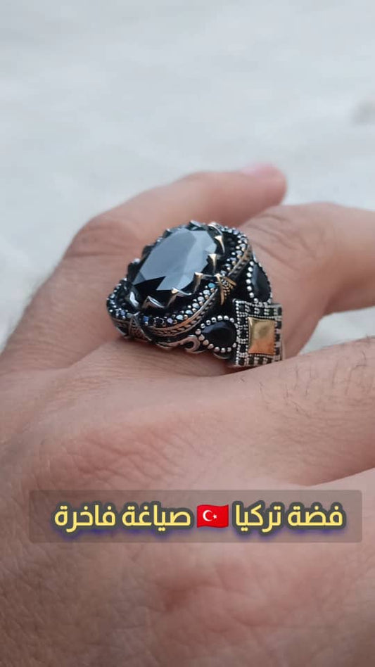 خاتم رجالي فخم – بريق فضة ونقاء لون الأزرق الأكوامارين
